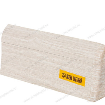 Напольный плинтус ПВХ Ideal Comfort Ясень светлый 254