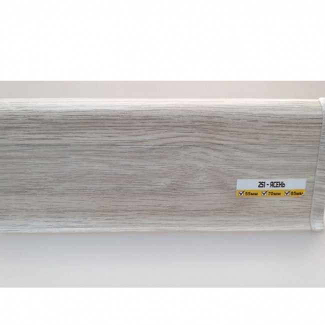 Напольный плинтус ПВХ Ideal Классик Ясень 251